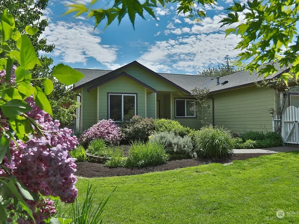 4880 Breezefair Road, Freeland, WA 98249