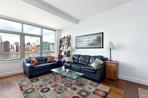 Sold by Modern Spaces | media 14