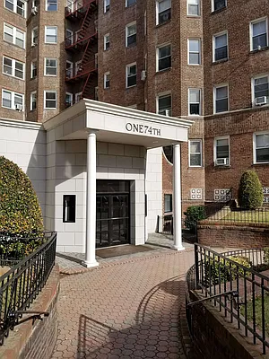 Rented by Max & Associates Realty Corp | media 2