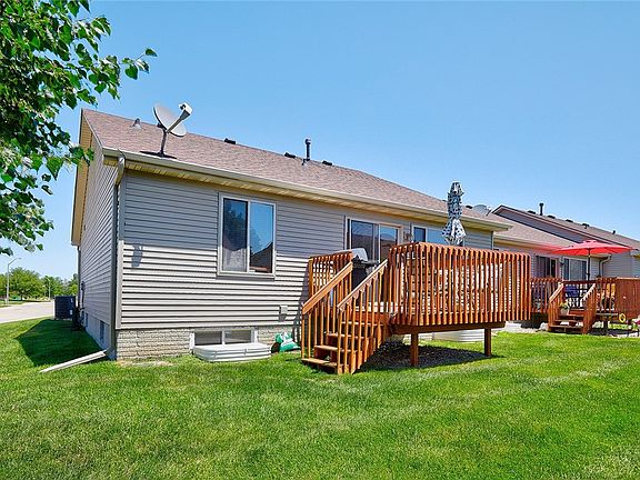 2nd image of 3121 SE Turnberry Dr