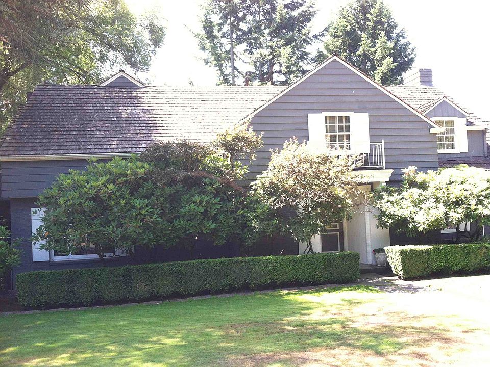 2nd image of 5527 NE Windermere Rd