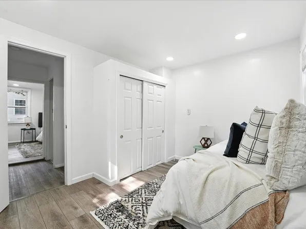 283 Griffith Street image 24 of 29