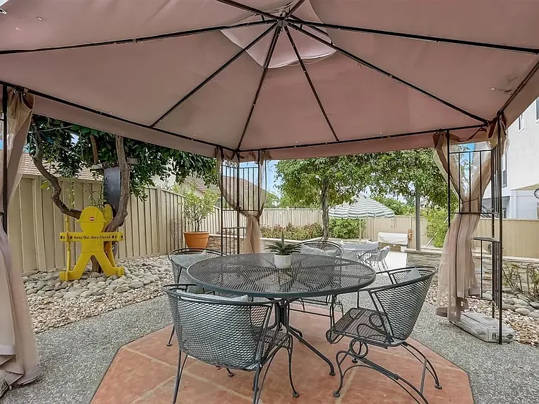 3210 Gatelight Ct — Photo 18