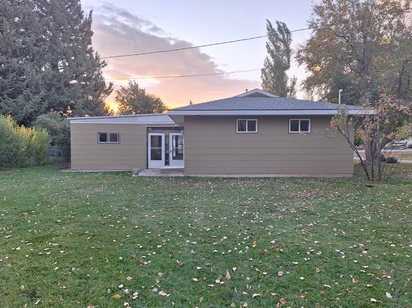 843 S 4th St, Lander, WY 82520