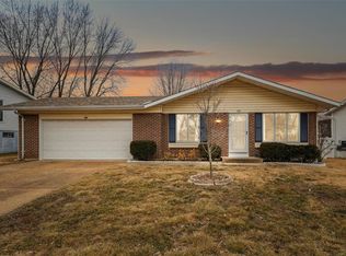 26 Debbie Dr, Saint Peters, MO