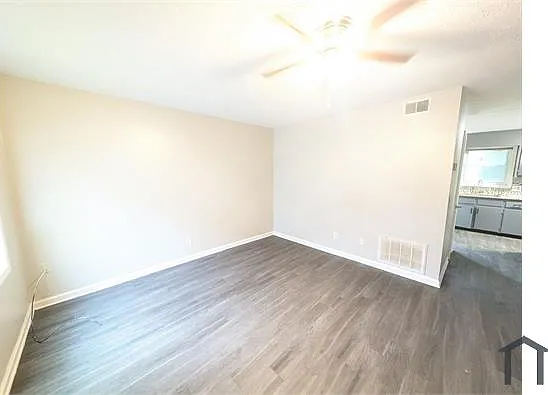2 bed, 1190 sqft, $2,140 — Photo 3