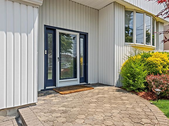 3rd image of 2937 Clubhouse Rd