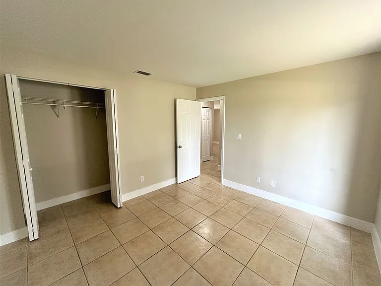 Avalon Apartments — Photo 22