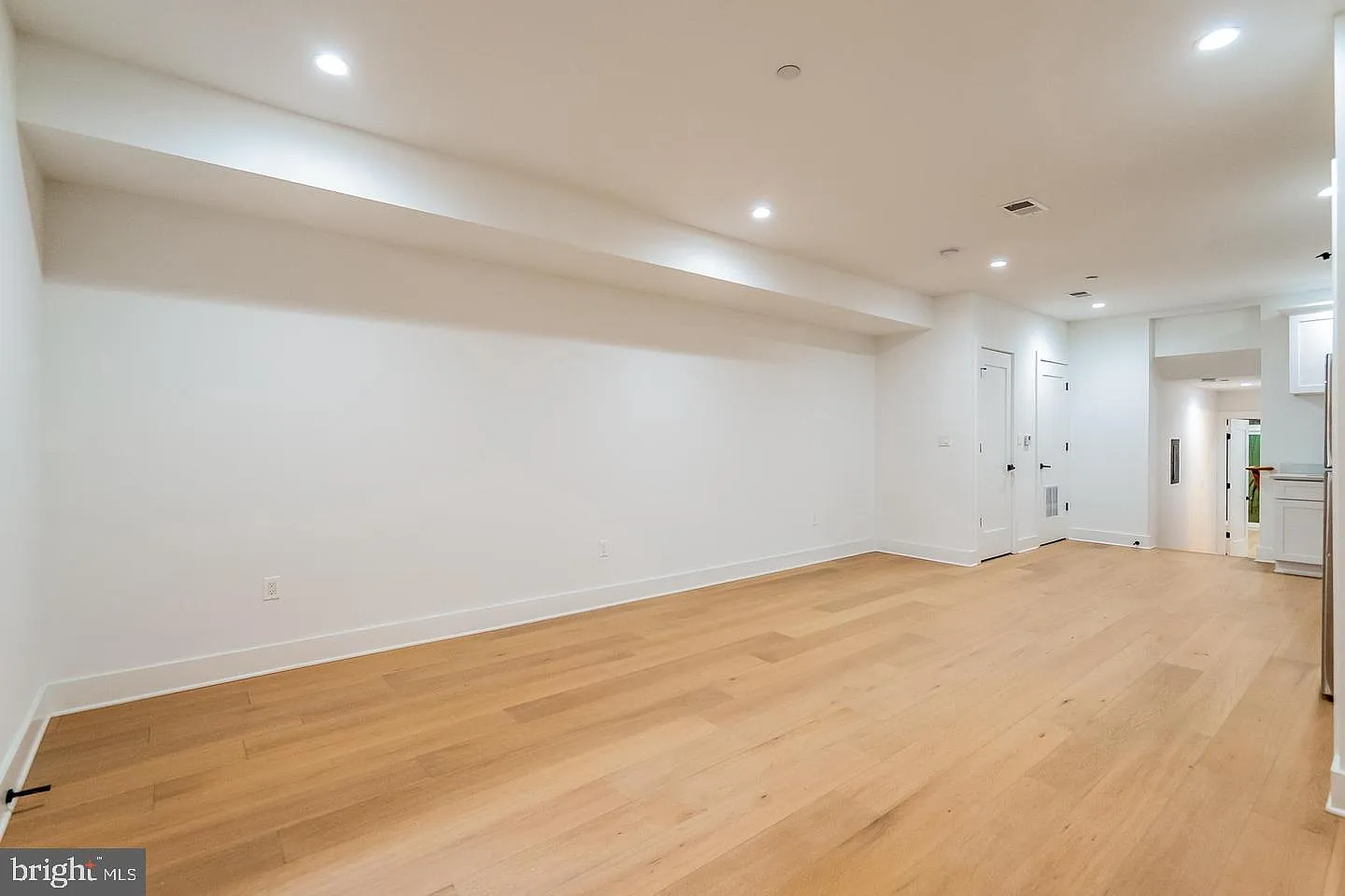 1 bed, 2.0 bath, 800 sqft, $2,499 — Photo 4