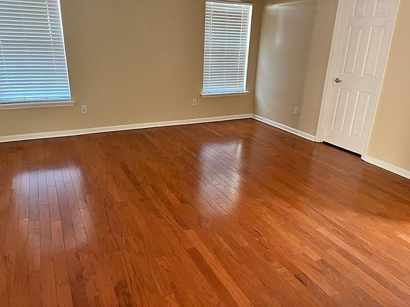 5th image of 1921 Hawkins Cove Dr W