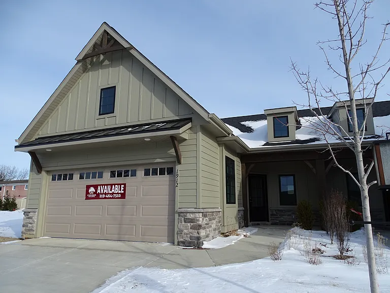 1912 Woodglen #1912A — Photo 15