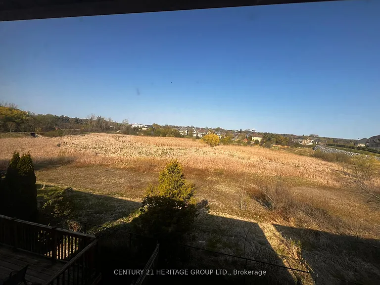 641 Walpole Cres #MAIN 2ND — Photo 17