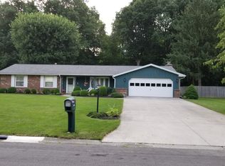 2825 E Amblewood Cir, Lima, OH 45806