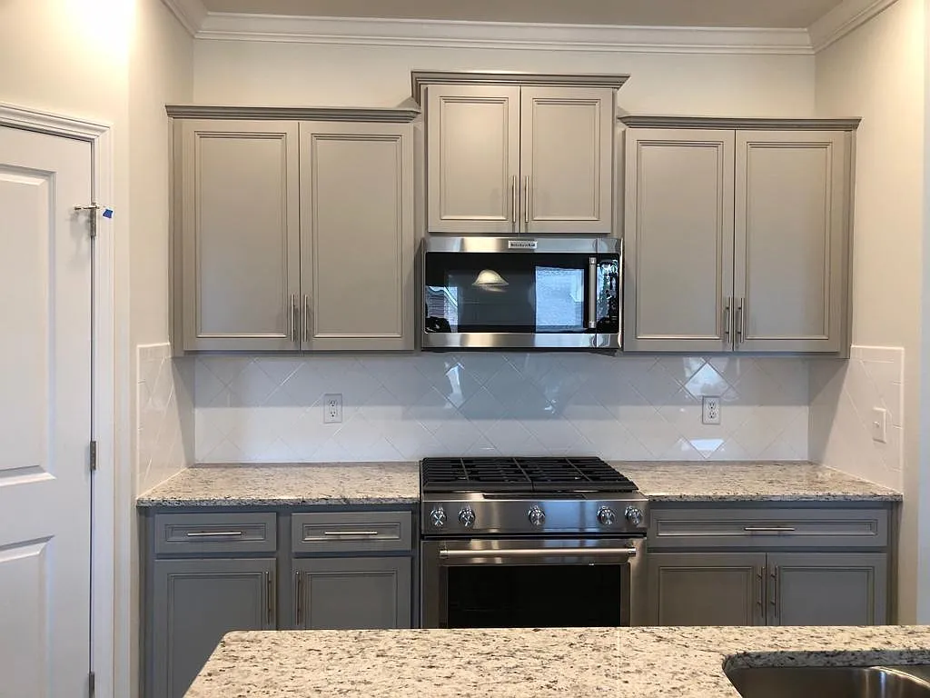 4 bed, 2757 sqft, $3,495 — Photo 4