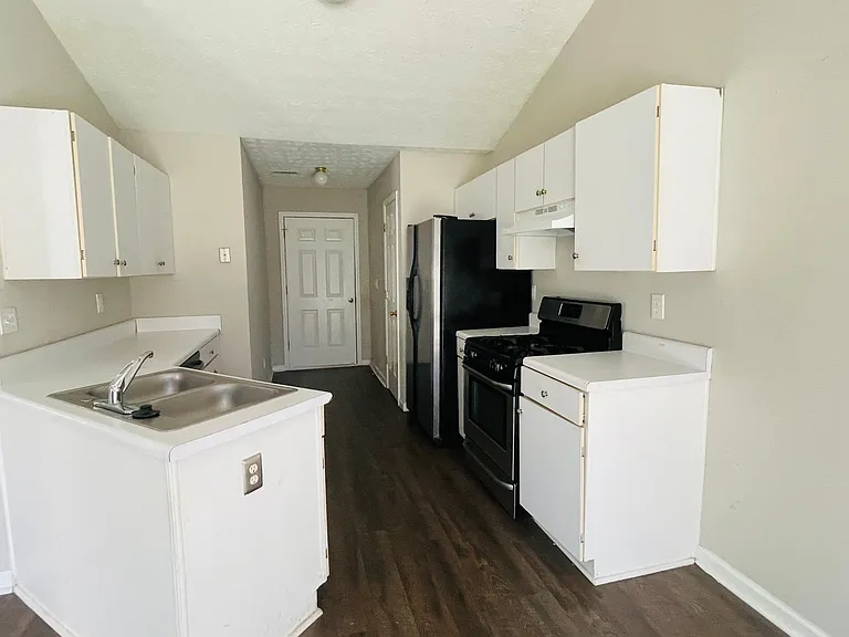 3142 Sentinel Cir — Photo 6