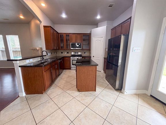 2nd image of 9411 Silver Ridge Dr