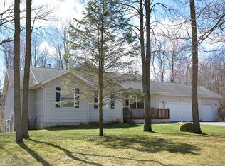 32727 Bradeen Ave, Paw Paw, MI 49079