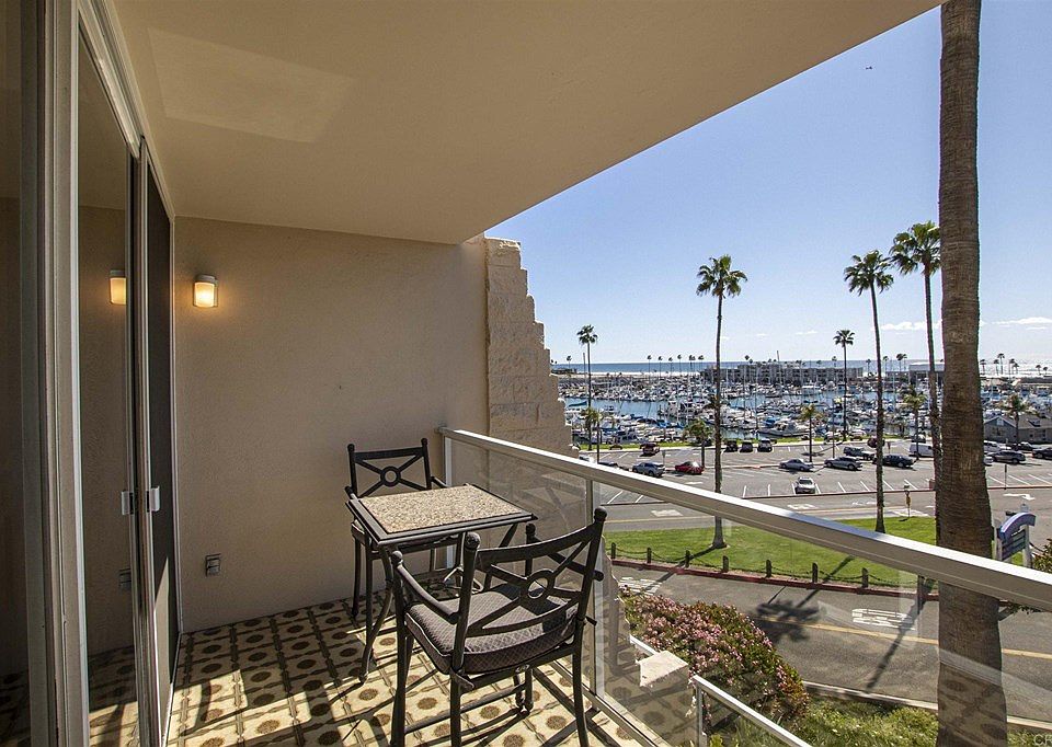 2nd image of 1200 Harbor Dr #2D