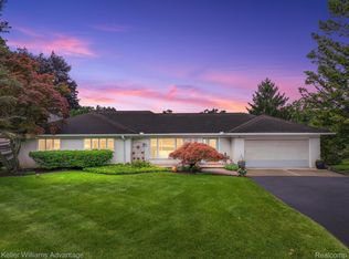 2590 Leroy Ln, West Bloomfield, MI