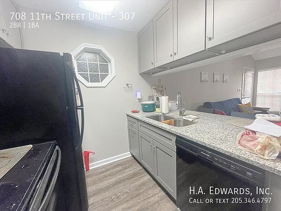 4th image of 708 11th St APT 307
