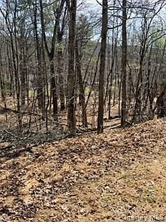 4th image of 14 Old Country Road