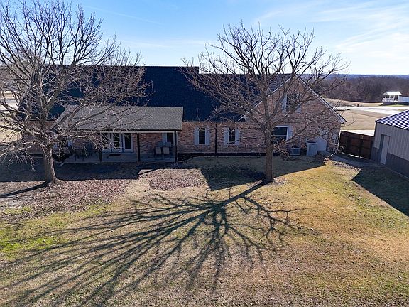 3rd image of 733 Ridgeview Dr