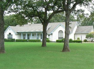 122 Windwood Rd, Kerrville, TX 78028