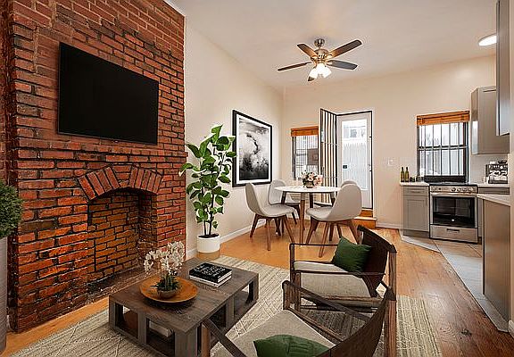 3rd image of 171 E 116th St APT 1