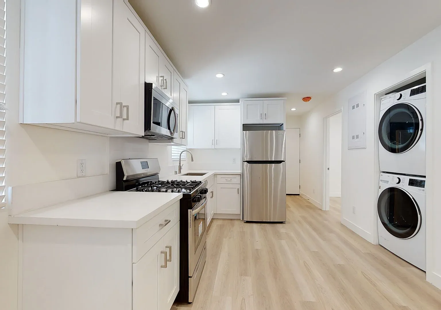 1118 W 25th St — Photo 1