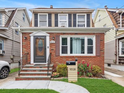 93-18 245th Street, Floral Park, NY, 11001