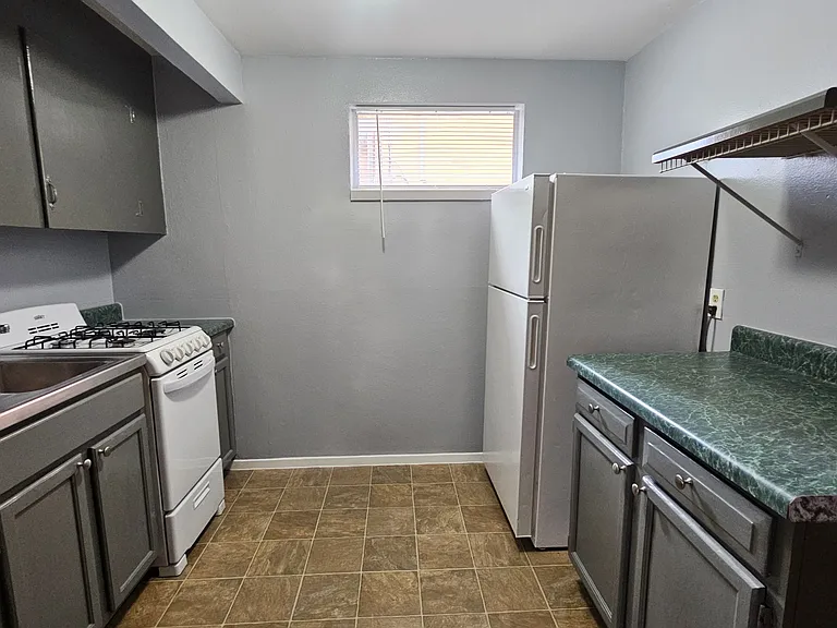 2815 Greenbriar Dr #1 — Photo 4