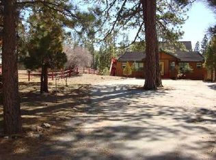 748 Edgemoor Rd, Big Bear Lake, CA 92315