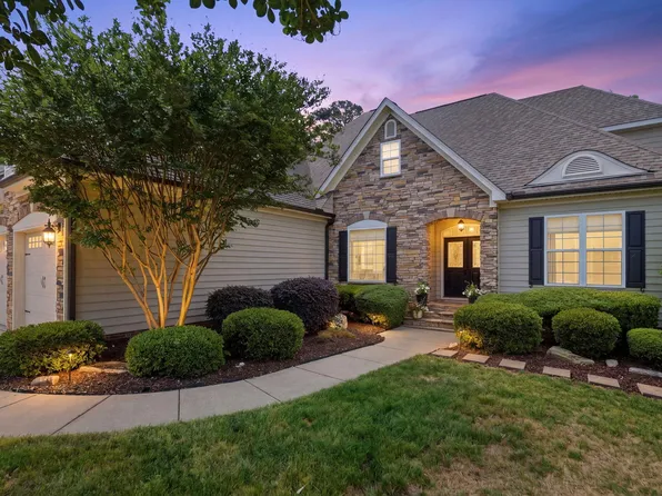 8104 Crookneck Dr, Angier, NC 27501