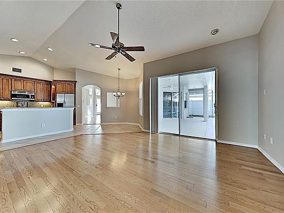 4th image of 18123 Heron Walk Dr