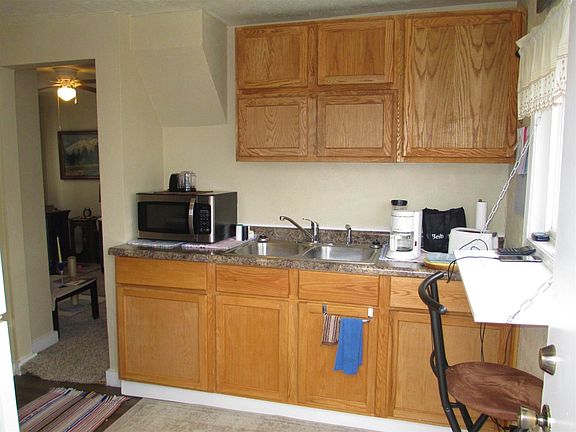 3rd image of 610 W Marion St