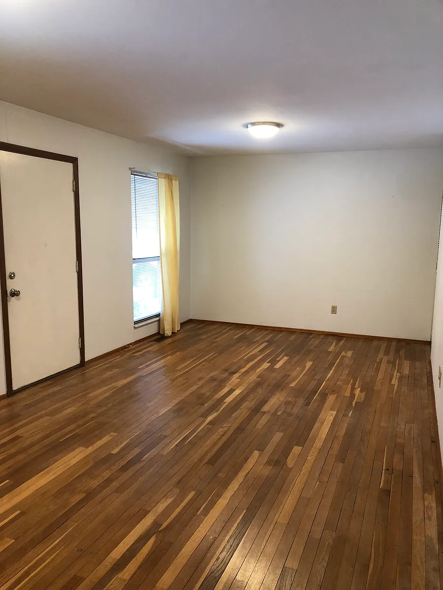 Building Photo - 2310 Golfway Dr