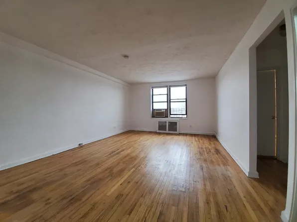 2909 Ocean Avenue image 1 of 10