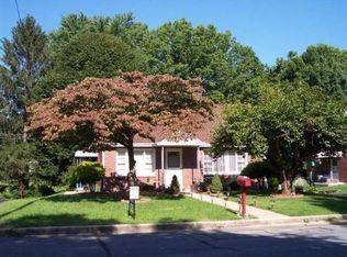 2210 Fernwood St, Reading, PA 19604