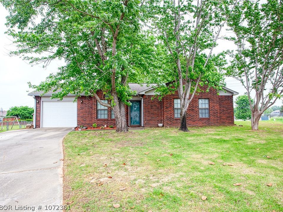 1st image of 2215 Granite Cir