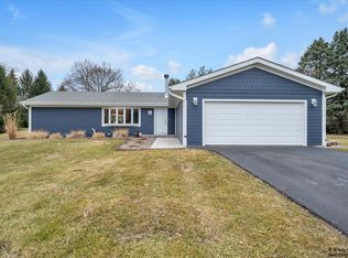 40W388 Guthrie Ct, Hampshire, IL 60140