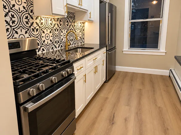 939B E Front St #104, Plainfield, NJ 07062