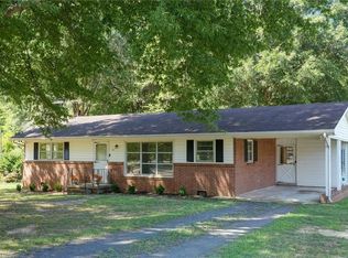 801 Grand Oaks Dr, Eden, NC 27288