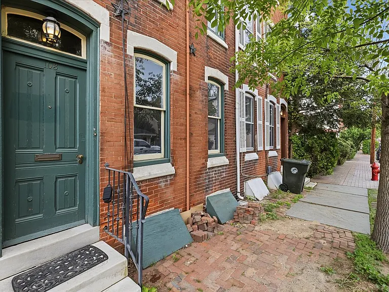 103 W Union St — Photo 2
