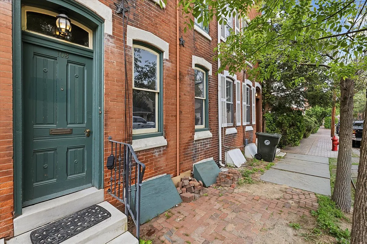 Building Photo - 103 W Union St #1