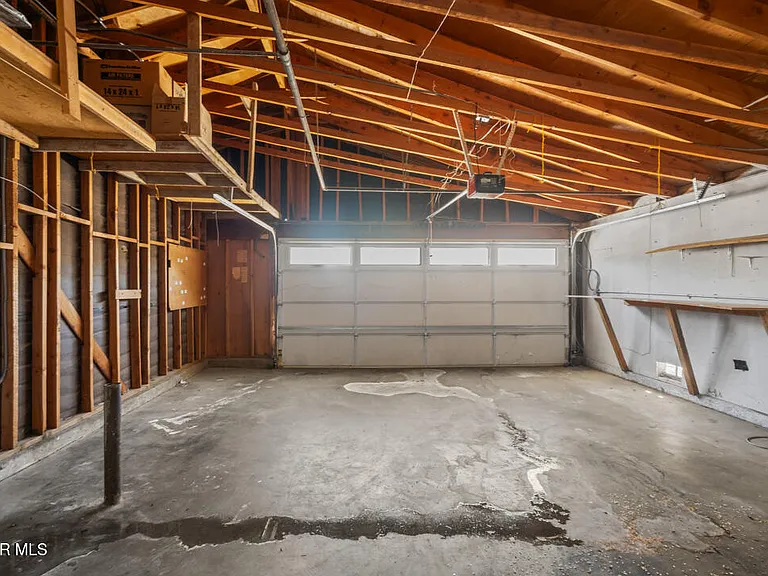 1253 Morven St — Photo 39