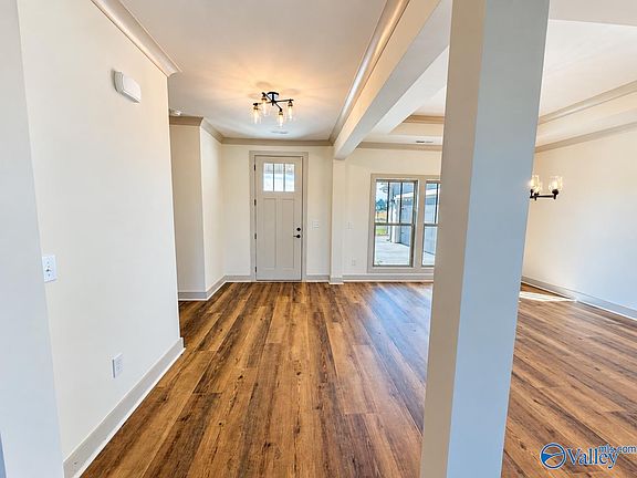 2nd image of 1115 Maplehurst St