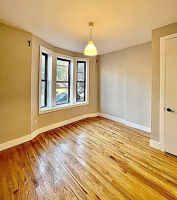 4th image of 380 Lewis Ave #1W