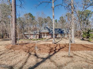 110 Meadowview Dr, Brandon, MS 39047