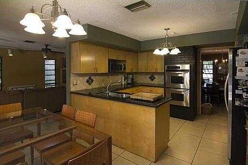 4th image of 4300 N Hills Dr