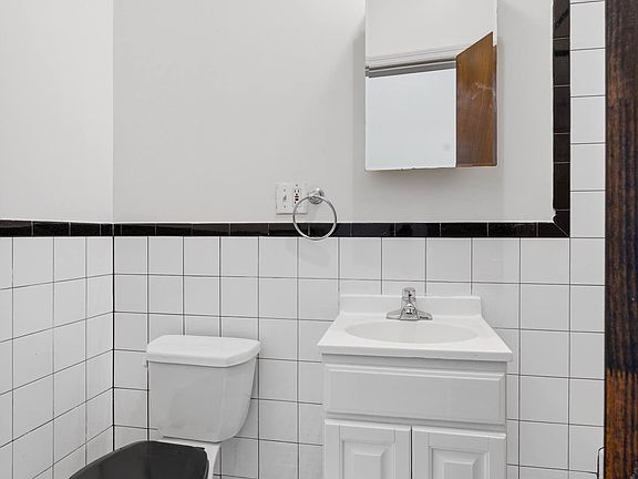 5th image of 169 Troutman St APT 3L